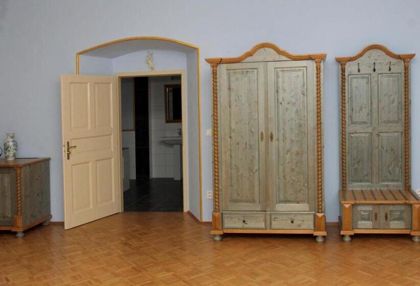 Люкс Кровать Кинг, Zámek Libouň