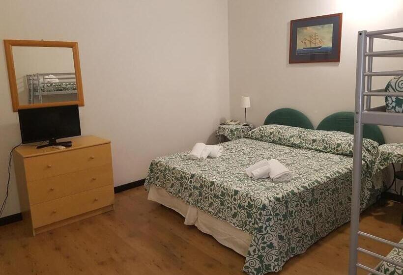 اتاق استاندارد چهار تخته, Albergo Lungomare