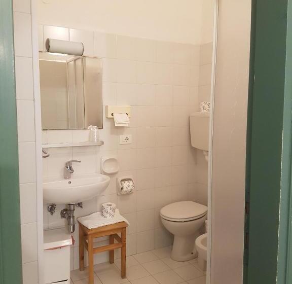 اتاق استاندارد چهار تخته, Albergo Lungomare