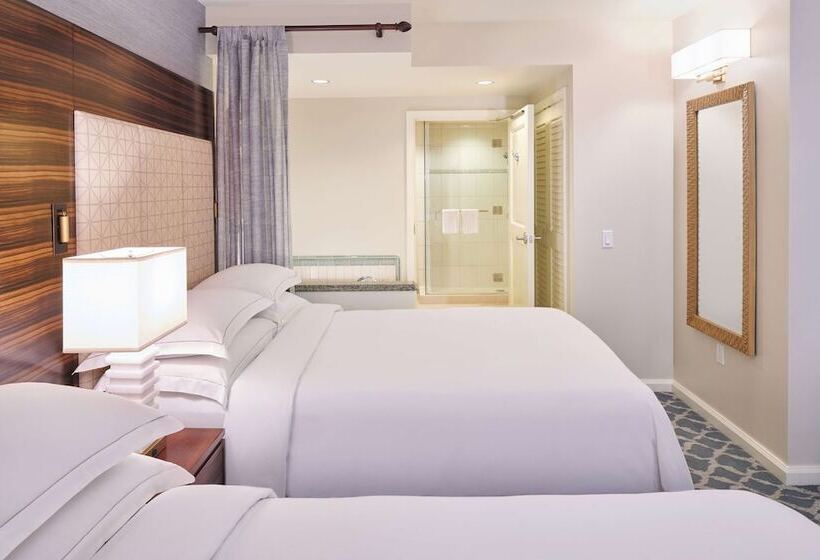 مجموعه ویستا شهر, Hilton Grand Vacations Club Grand Waikikian Honolulu