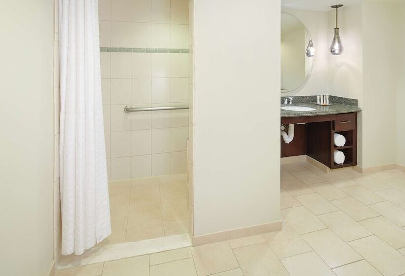 سوئیت برای معلولان, Hilton Grand Vacations Club Grand Waikikian Honolulu