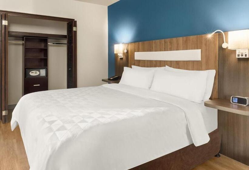 سوییت اجرایی, Holiday Inn Express San Jose Forum Costa Rica, An Ihg