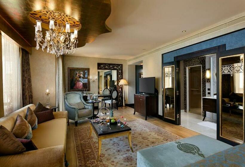 Номер Deluxe, Titanic Mardan Palace