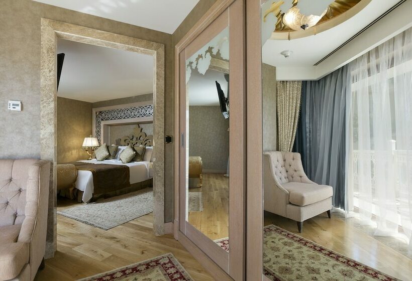 Дом 1 Спальня, Titanic Mardan Palace