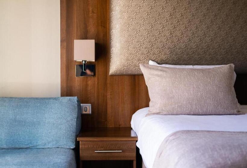 Номер Стандарт, Formby Hall Golf Resort & Spa