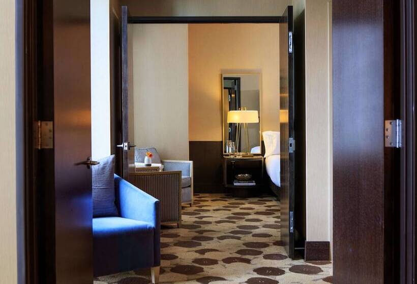 جناح ديلوكس, The Royal Sonesta Chicago River North