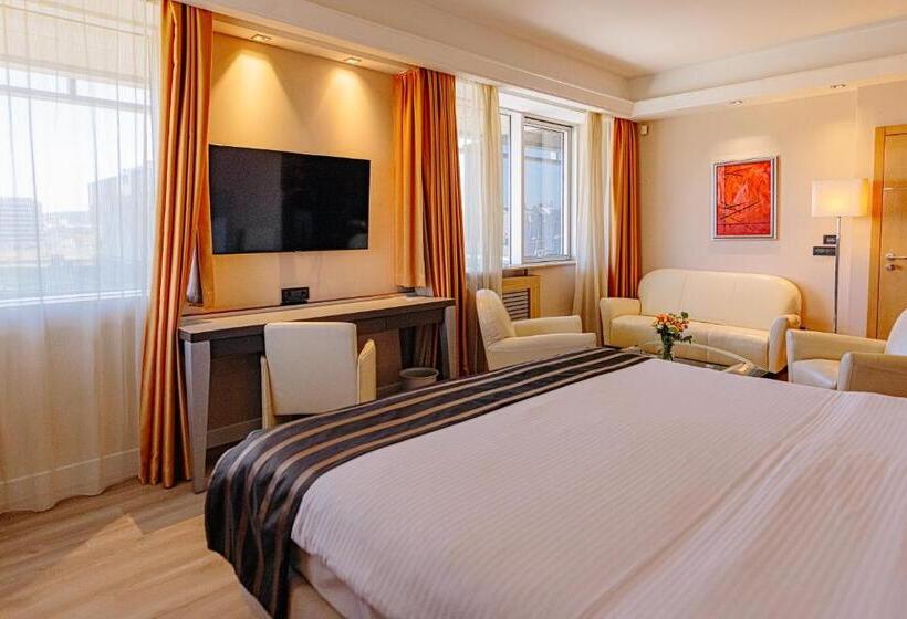 سوییت, Holiday Inn Belgrade By Ihg