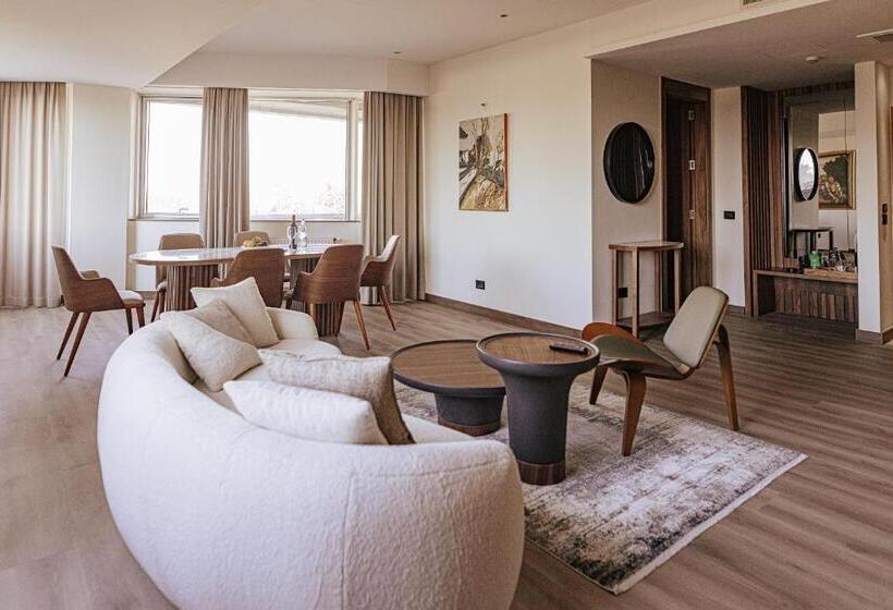 سوئیت با تخت بزرگ, Holiday Inn Belgrade By Ihg