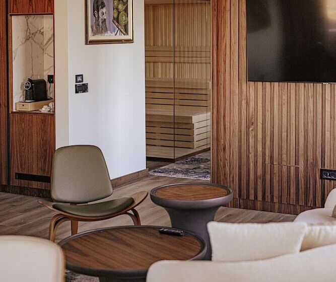 سوییت, Holiday Inn Belgrade By Ihg
