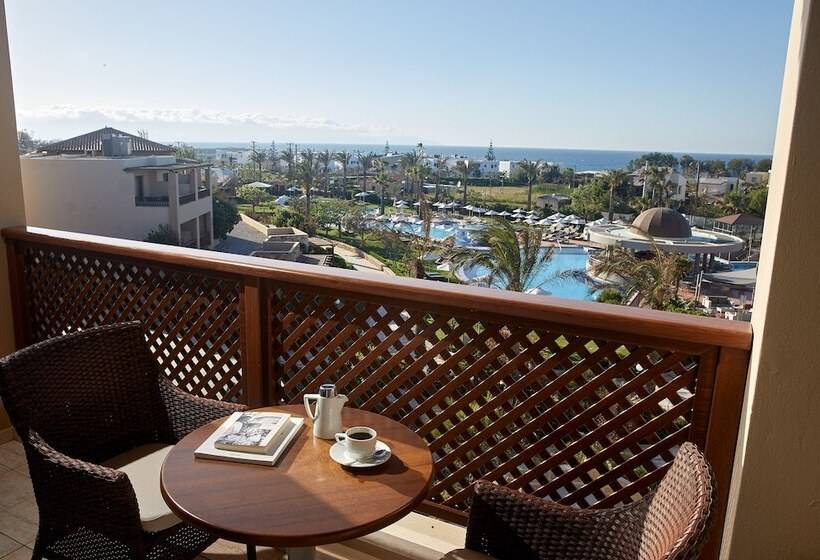 Номер Стандарт Вид на Бассейн, Minoa Palace Resort