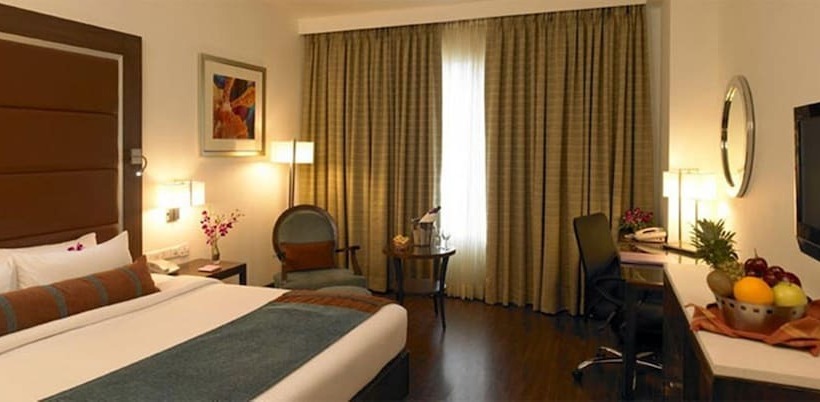Номер Клуб, Royal Orchid Central Pune