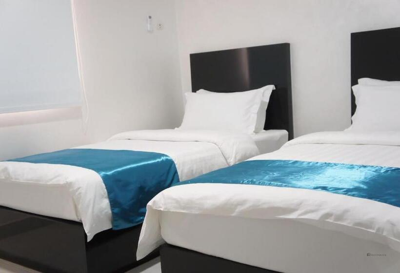 Люкс 3 Спальни, Valencia Hôtel & Appartements
