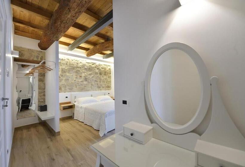 اتاق استاندارد با تخت بزرگ, Le Benedettine Affittacamere Relais