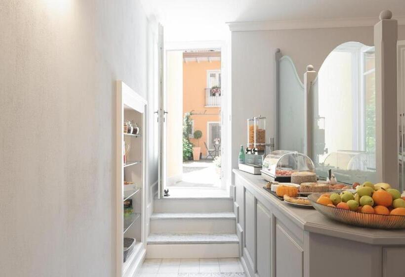 اتاق لوکس با چشم‌انداز باغ, Antico Borgo B&b