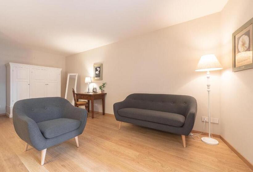 带阳台的高级房间, Antico Borgo B&b