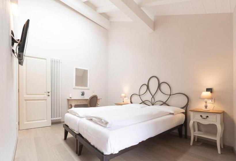 Suite with Terrace, Antico Borgo B&b