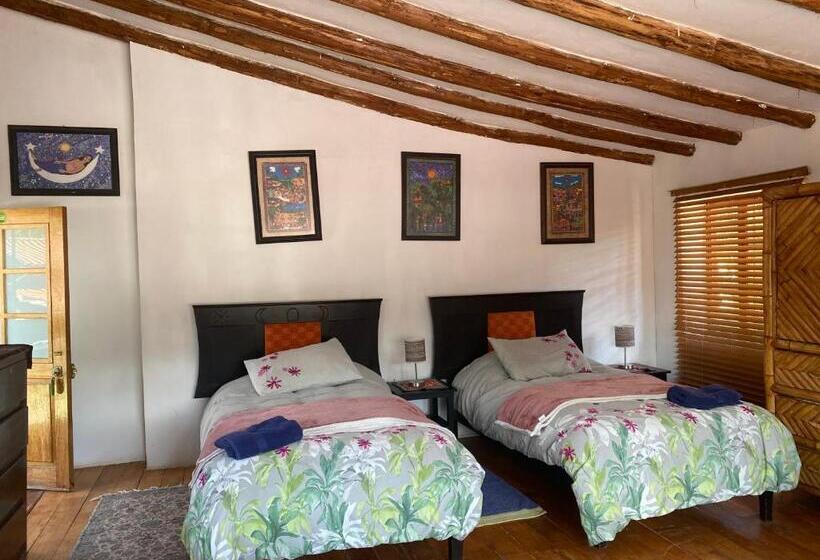 اتاق خانوادگی با چشم‌انداز باغ, Casa De La Gringa Mountain House