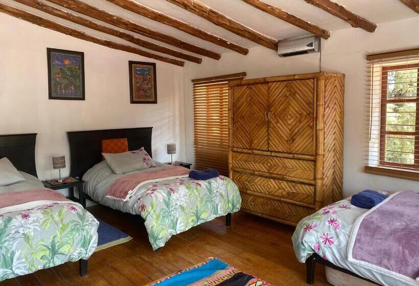 اتاق خانوادگی با چشم‌انداز باغ, Casa De La Gringa Mountain House