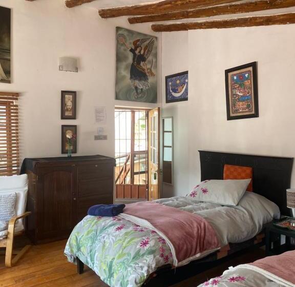 اتاق خانوادگی با چشم‌انداز باغ, Casa De La Gringa Mountain House