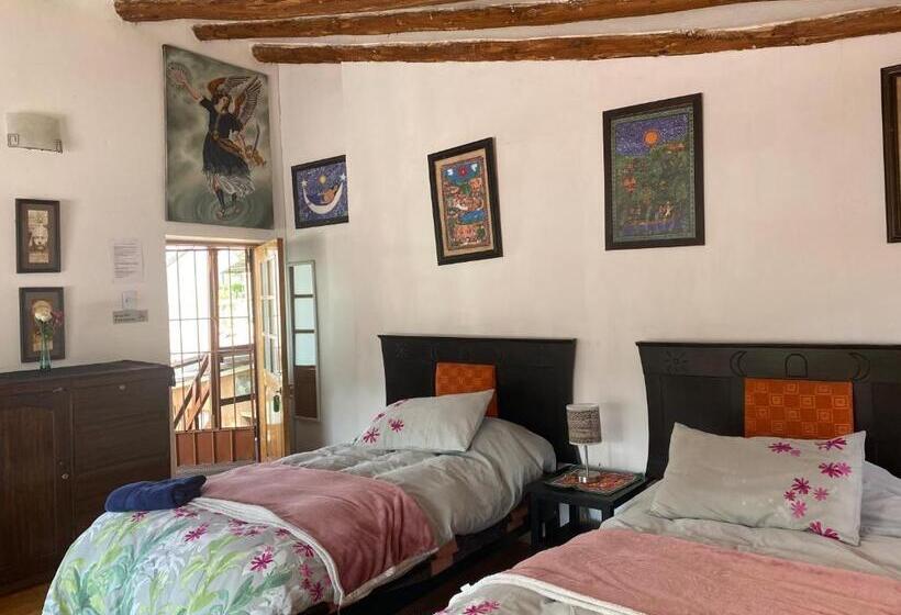 اتاق خانوادگی با چشم‌انداز باغ, Casa De La Gringa Mountain House