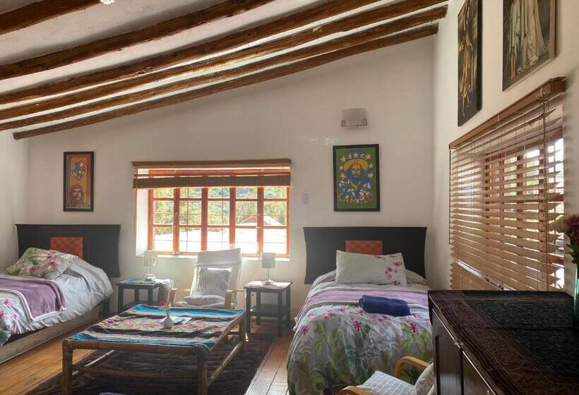 اتاق استاندارد چهارنفره با بالکن, Casa De La Gringa Mountain House