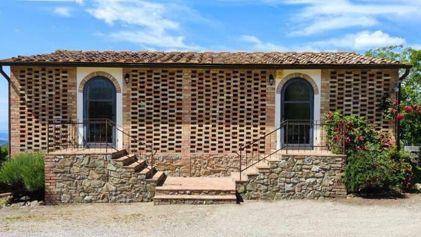 Семейный Номер, Agriturismo E Maneggio Poggio Leone