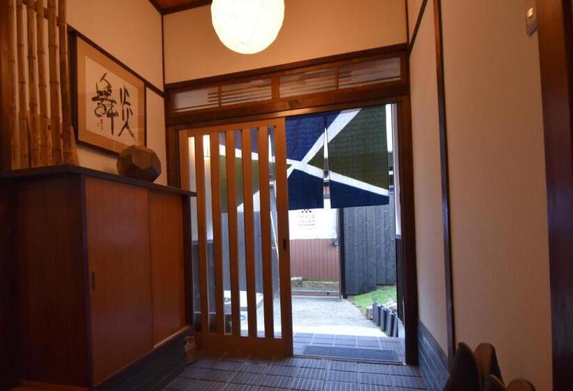 Chambre Familiale, Quaint House Naoshima