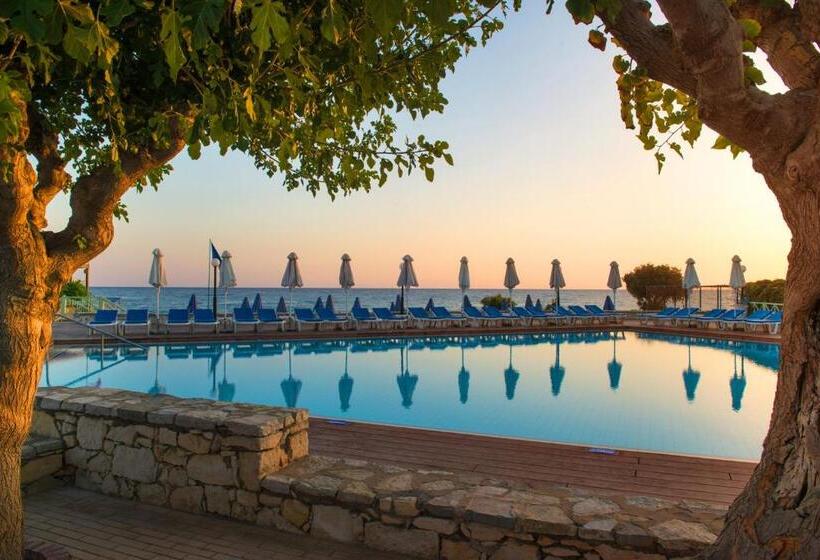 اتاق اساندارد با چشم‌انداز جانبی به دریا, Silva Beach