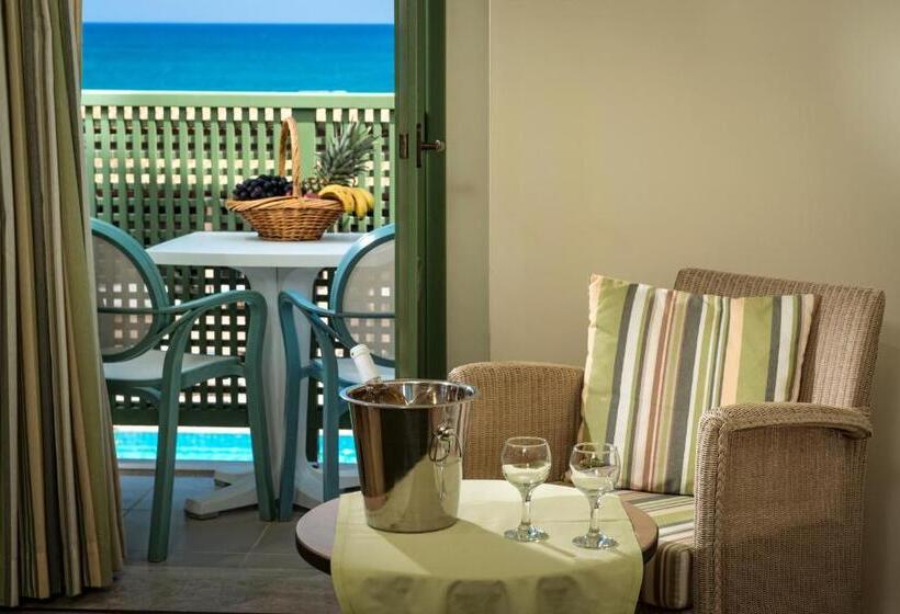 اتاق اساندارد با چشم‌انداز جانبی به دریا, Silva Beach
