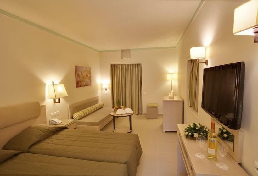 اتاق اساندارد با چشم‌انداز جانبی به دریا, Silva Beach
