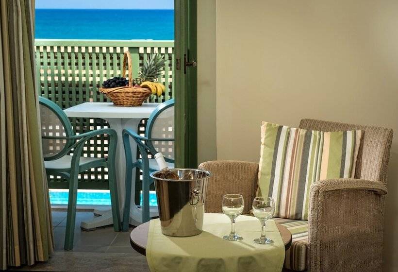 اتاق اساندارد با چشم‌انداز جانبی به دریا, Silva Beach