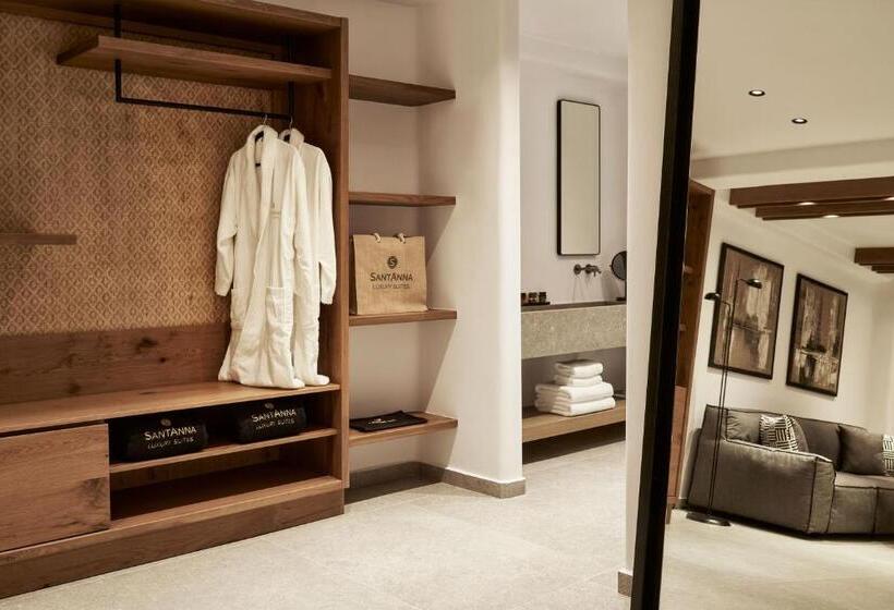 سوییت جونیور با چشم‌انداز استخر, Santanna Luxury Suites
