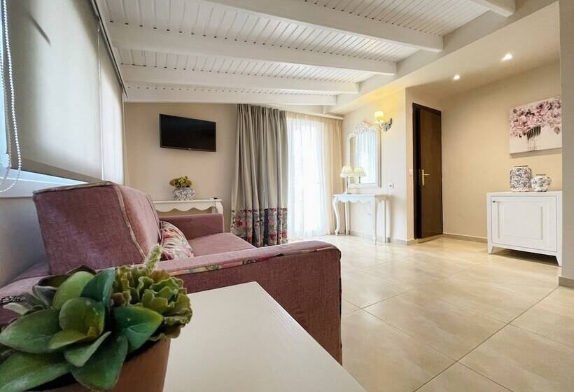 Семейный Номер, Alkyonis Hotel