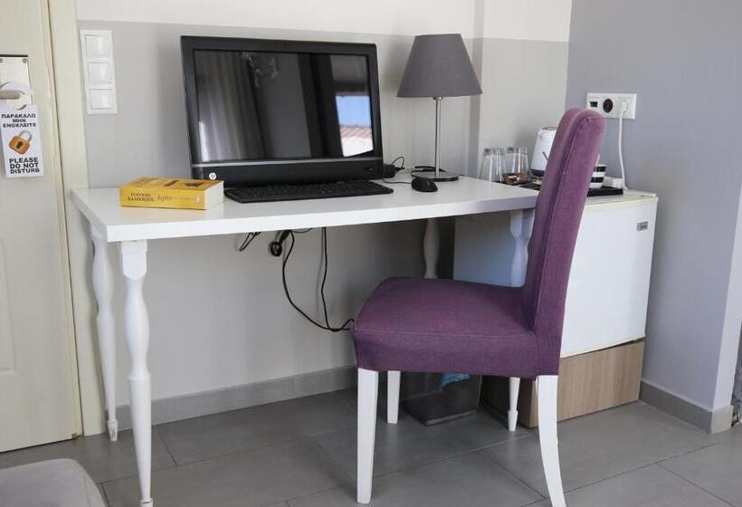 سوییت, Dimitra Boutique