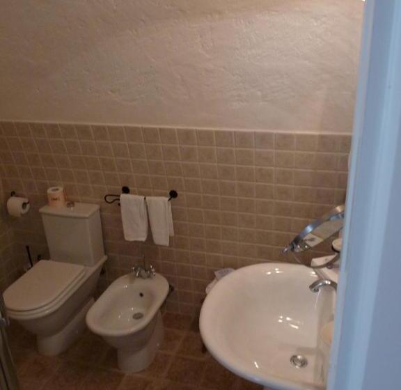 Номер Стандарт Вид на Море, Masseria Fortificata Donnaloia
