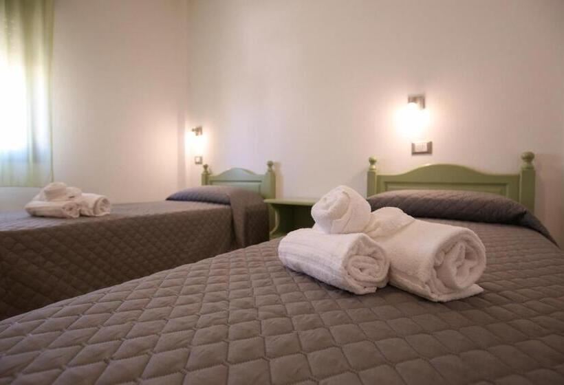 Семейный Номер, Residence Ampurias