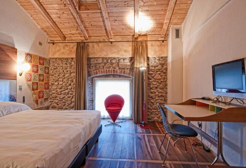 اتاق کلاسیک, Veronesi La Torre