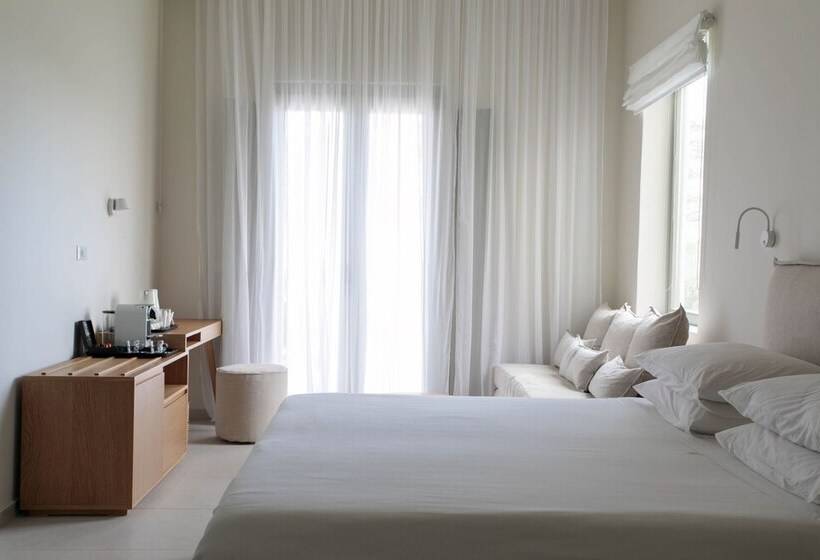 سوئیت جونیور با چشم‌انداز باغ, Kedros Villas