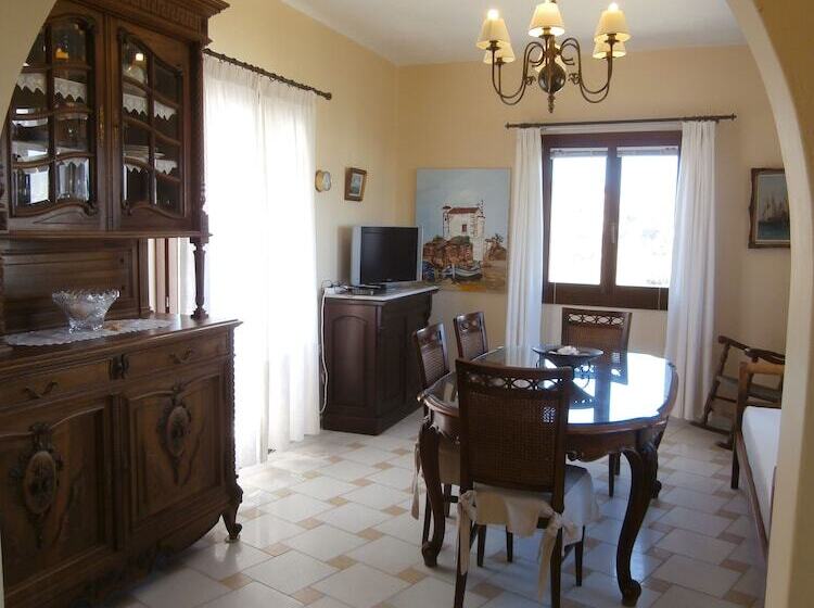 سوییت با چشم‌انداز دریا, Kedros Villas