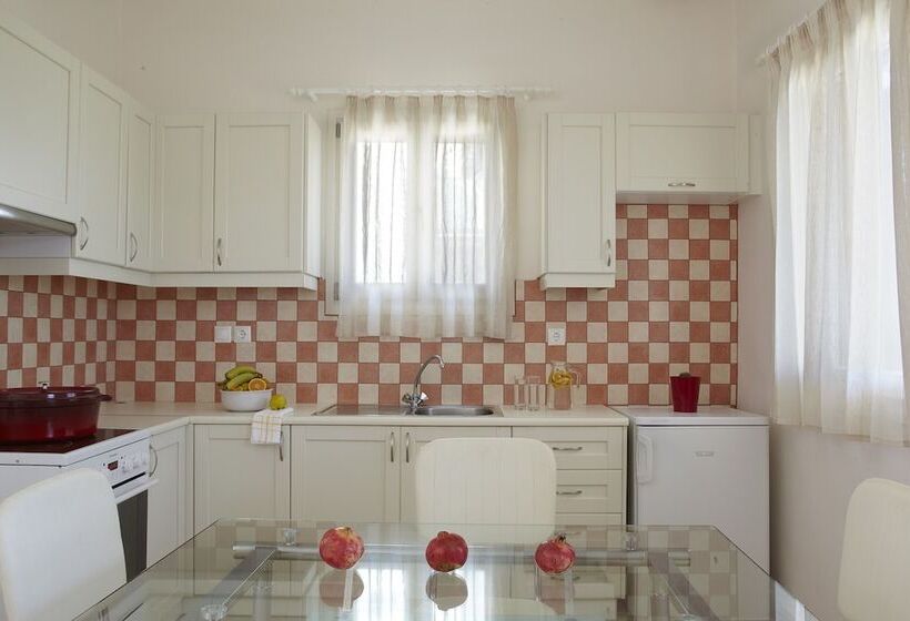 سوییت با چشم‌انداز دریا, Kedros Villas