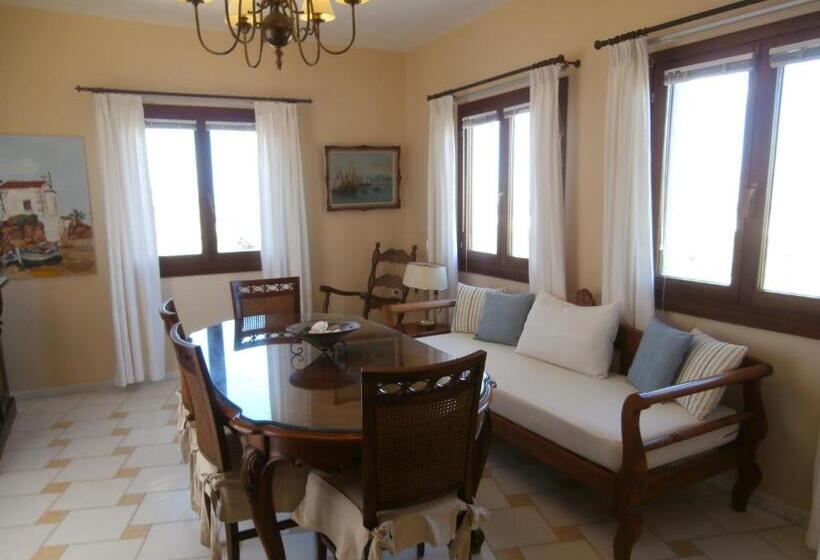 سوئیت اجرایی با چشم‌انداز دریا, Kedros Villas
