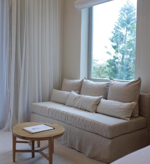 سوئیت جونیور با چشم‌انداز باغ, Kedros Villas