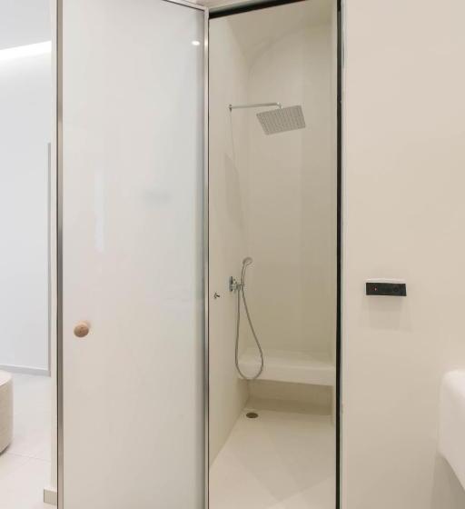 سوئیت جونیور با چشم‌انداز باغ, Kedros Villas