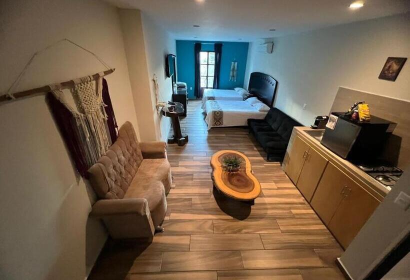سوییت جونیور با بالکن, Boutique Casa Mariano