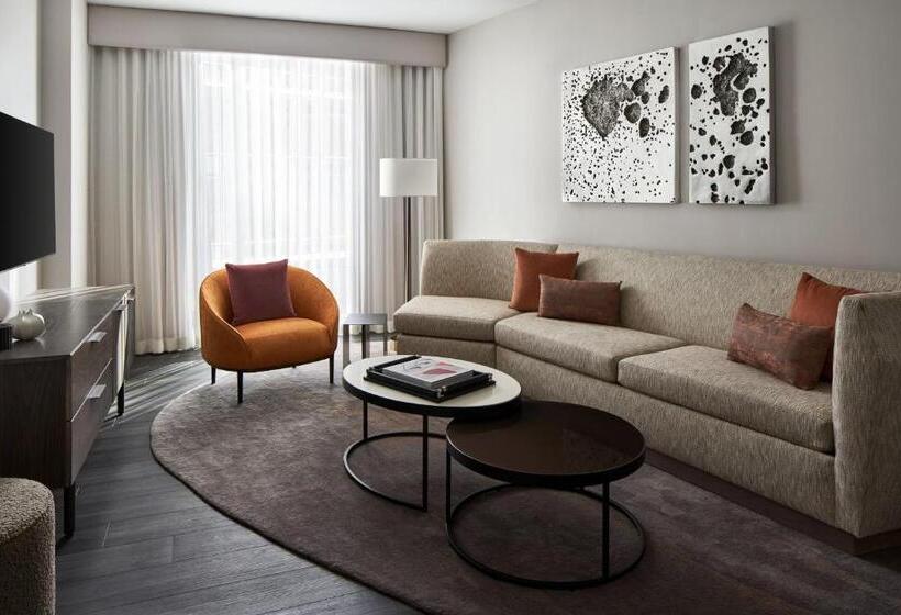 سوئیت جونیور با تخت بزرگ, Marriott Bethesda Downtown At Marriott Hq