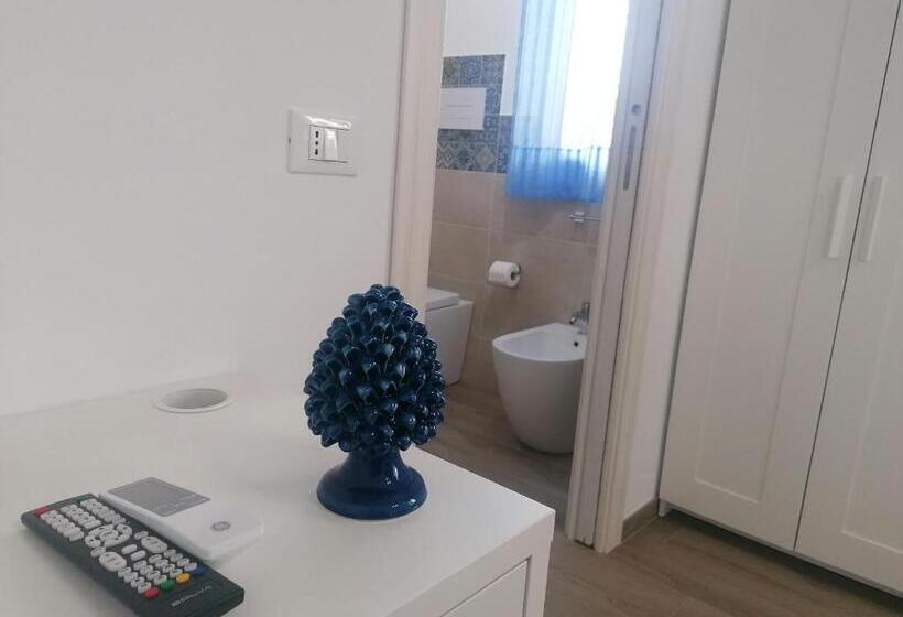 اتاق لوکس با تخت بزرگ, B&b 36 Passi Dal Mare 2.0