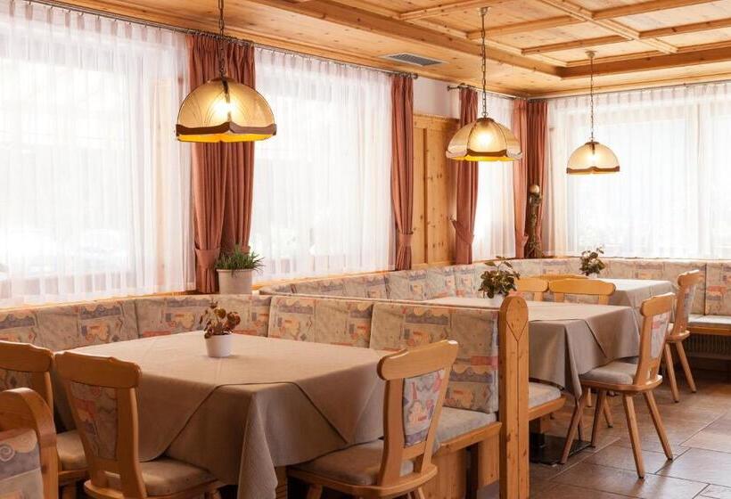 带1个卧室的带阳台的公寓, Alpenspitz Appartements   Garni   B&b