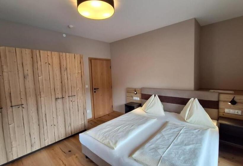 带1个卧室的带阳台的公寓, Alpenspitz Appartements   Garni   B&b