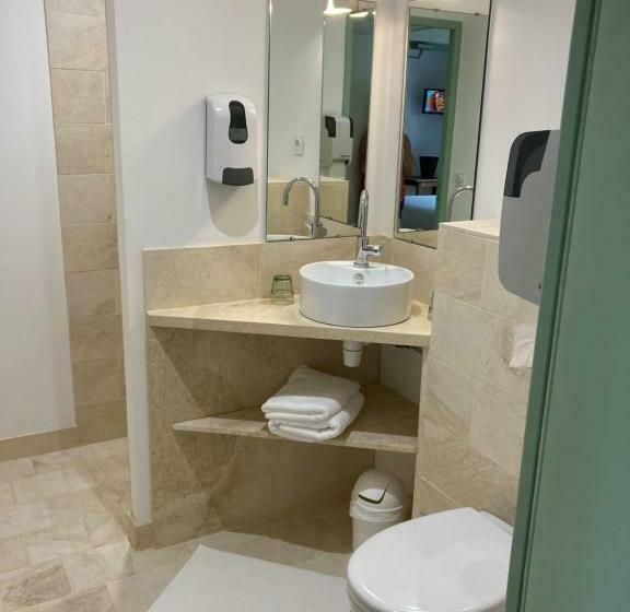 스탠다드 룸, Logis Hôtel Les Tilleuls