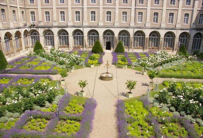 Номер Престиж, De L Abbaye Des Premontres